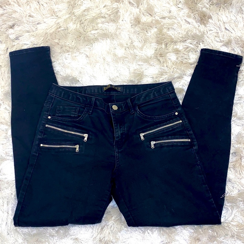 ✨Zara Stretchy Black Jeans✨